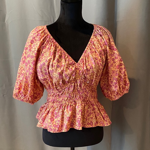 Tops - Old baby bloom sleeves Floral Pink Peplum Top
